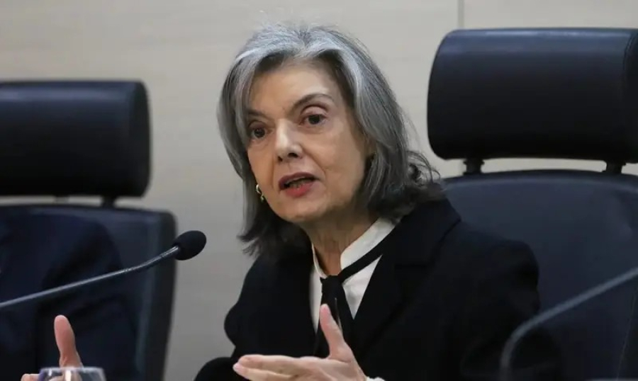 Proposta de Cármen Lúcia veta publicações políticas de juízes eleitorais