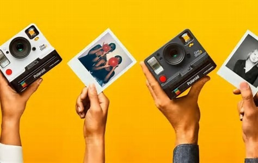 Fotos no estilo Polaroid voltam ao dia a dia e ganham espaço nas casas